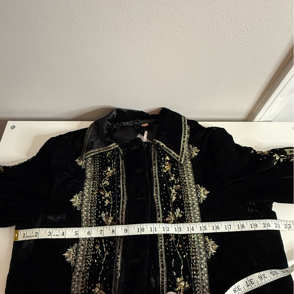Free People Maxxie Bead Detail Velvet Jacket Black and Gold NWT $268 - Picture 11 of 12
